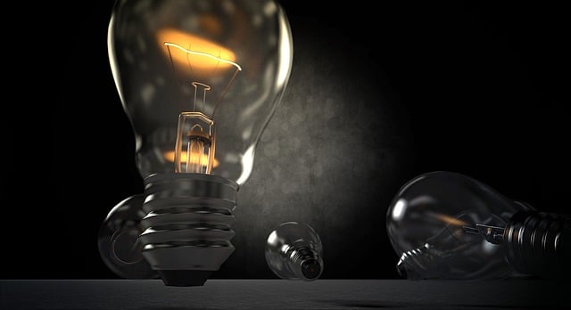 https://pixabay.com/illustrations/light-bulb-lighting-energy-3121677/